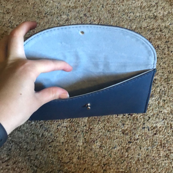 Wallet/pouch - Picture 2 of 2